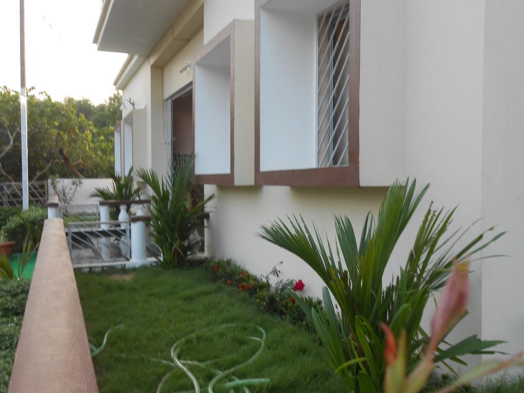 The Pearl Hotel Puri Exterior foto